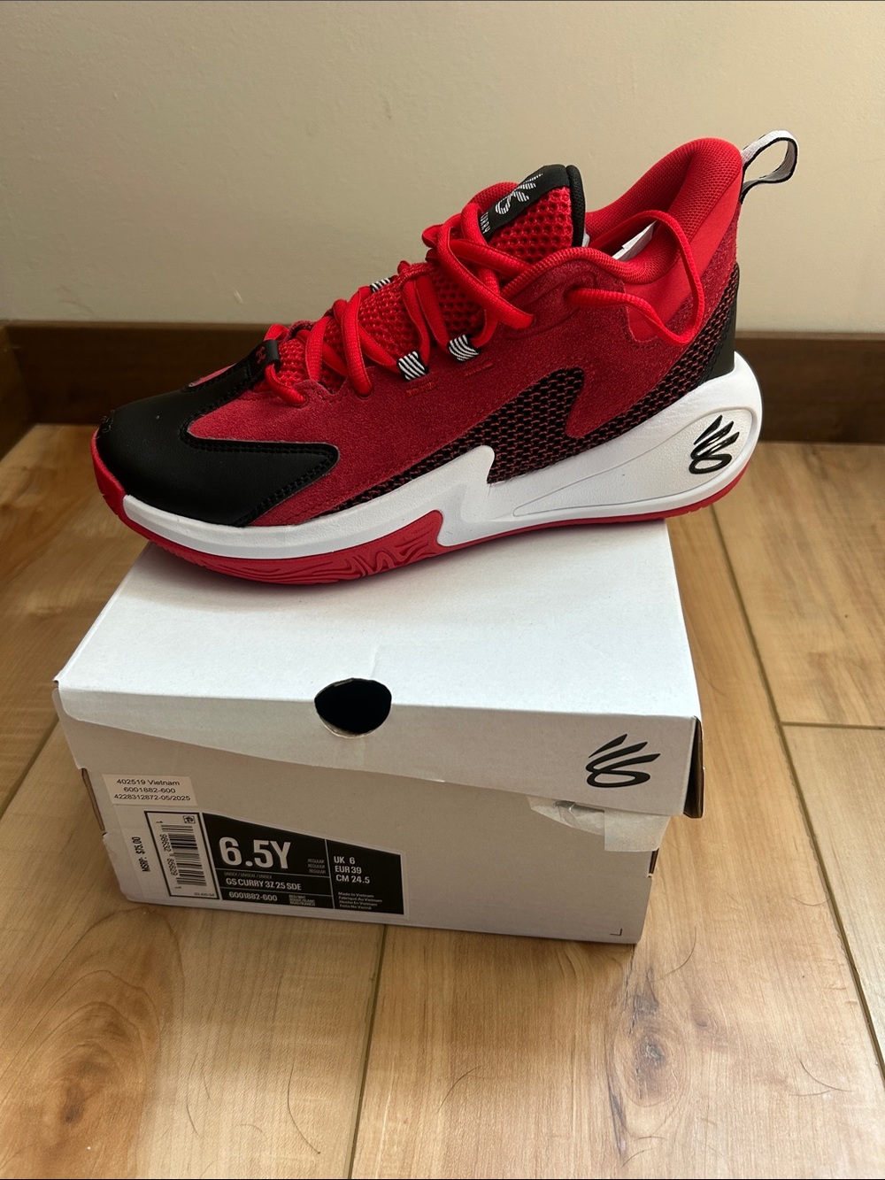 NIB Under Armour Kids Red and Black Athletic Sneakers